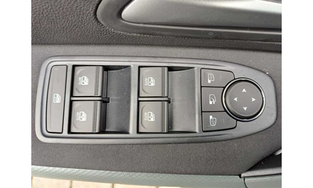 708600