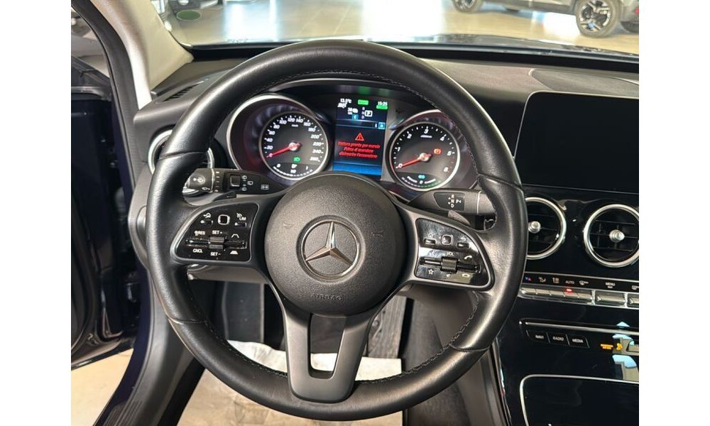 640696