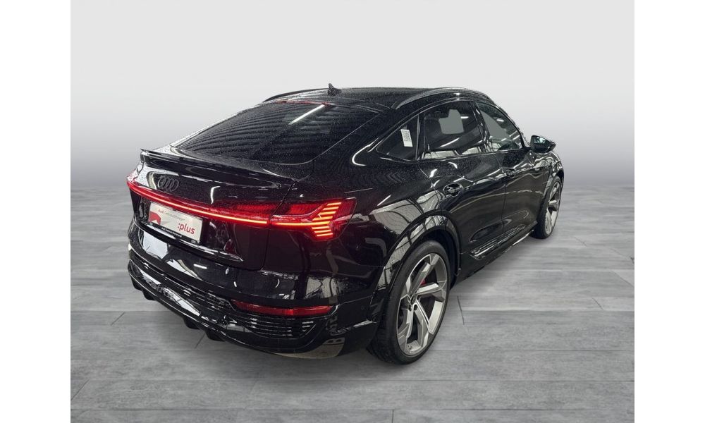 858592