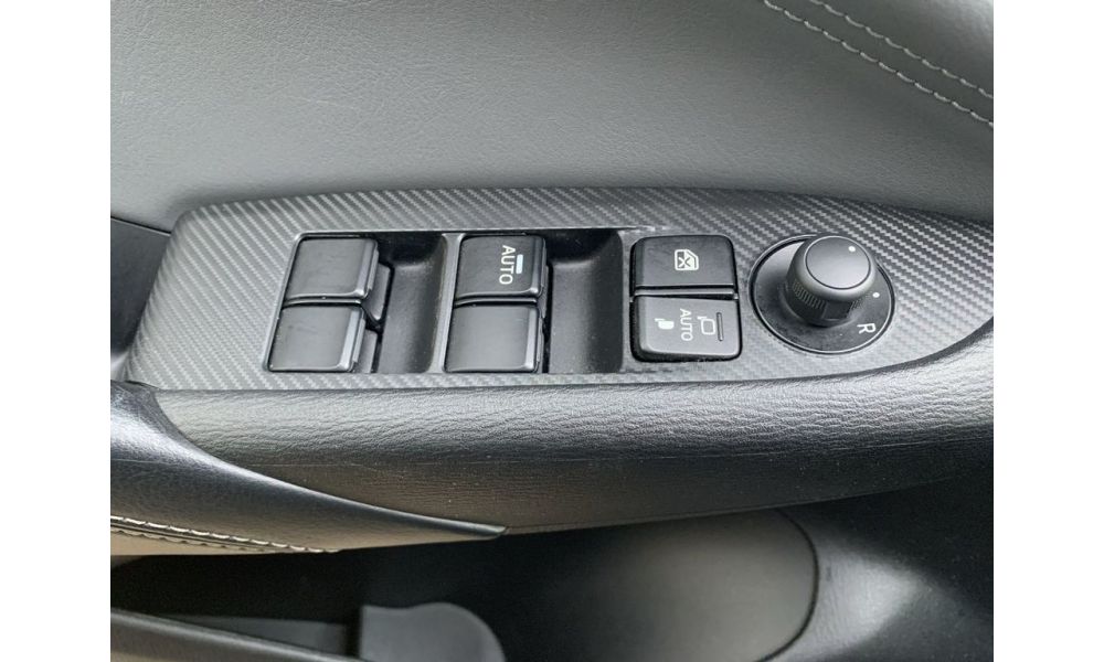 876310