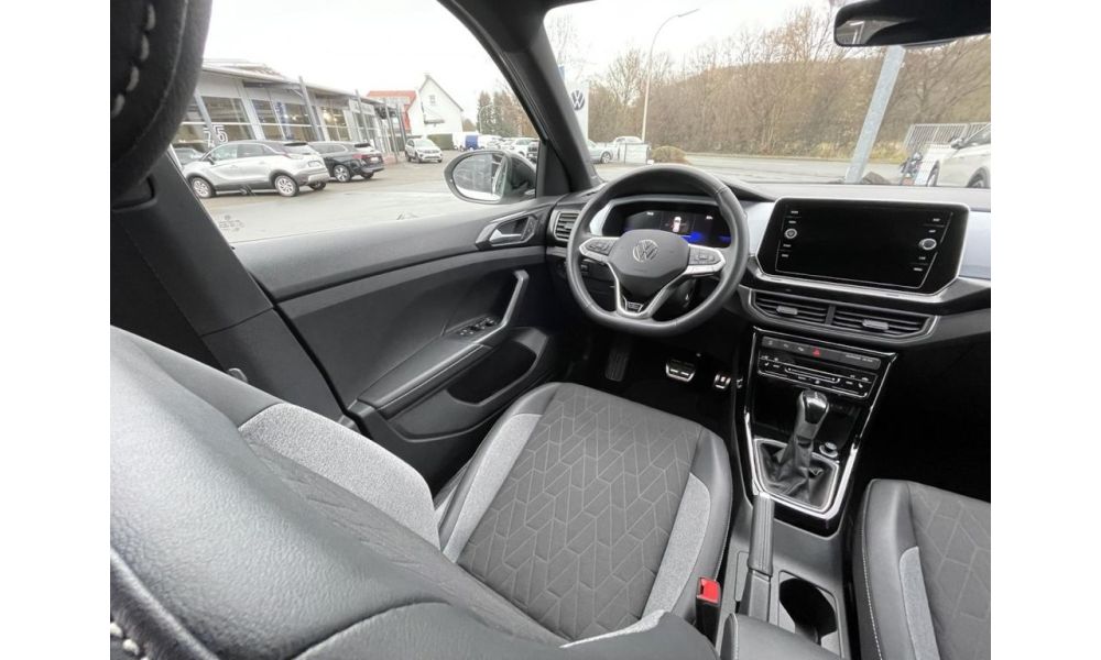 1323