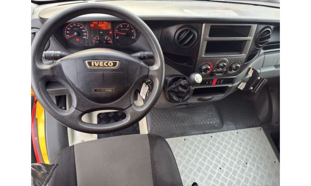 581767