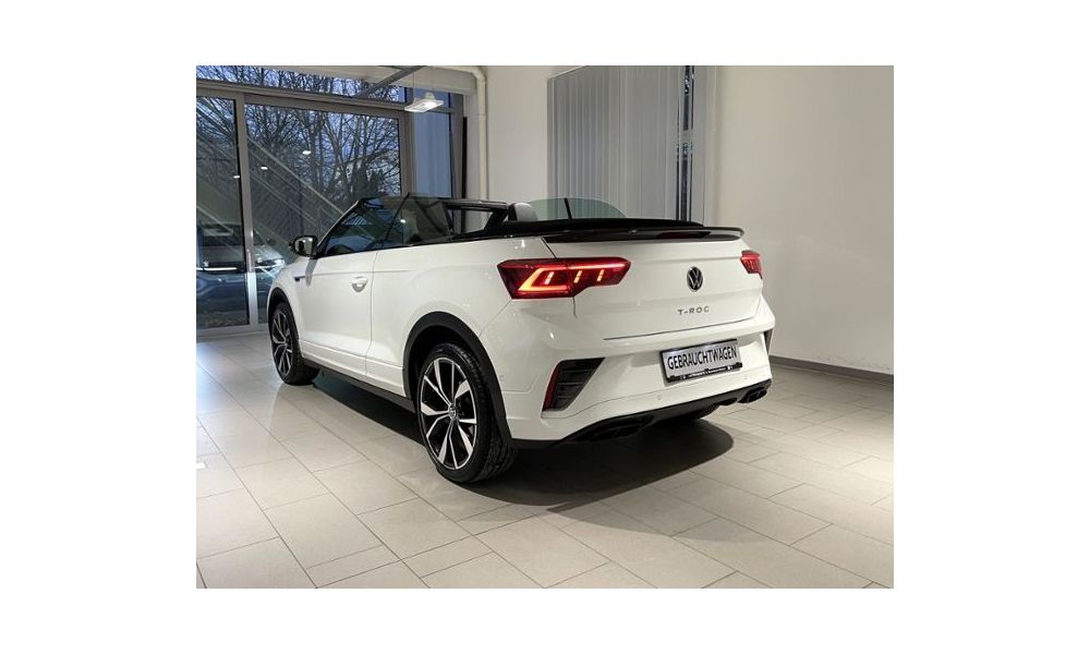886911
