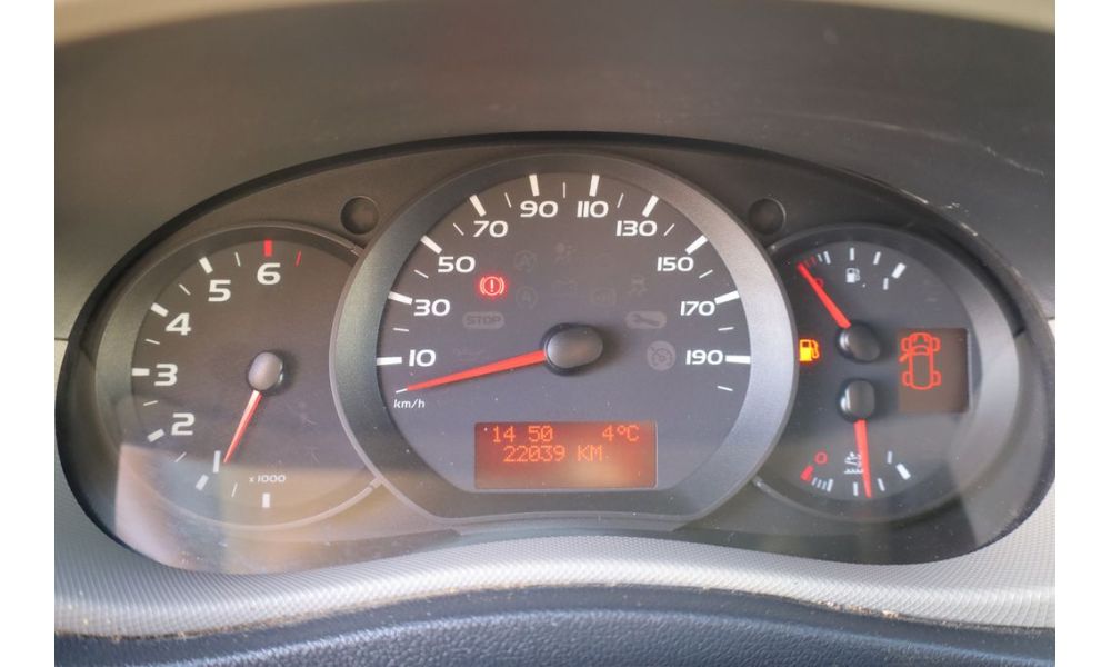 915937