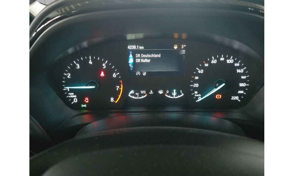 979653