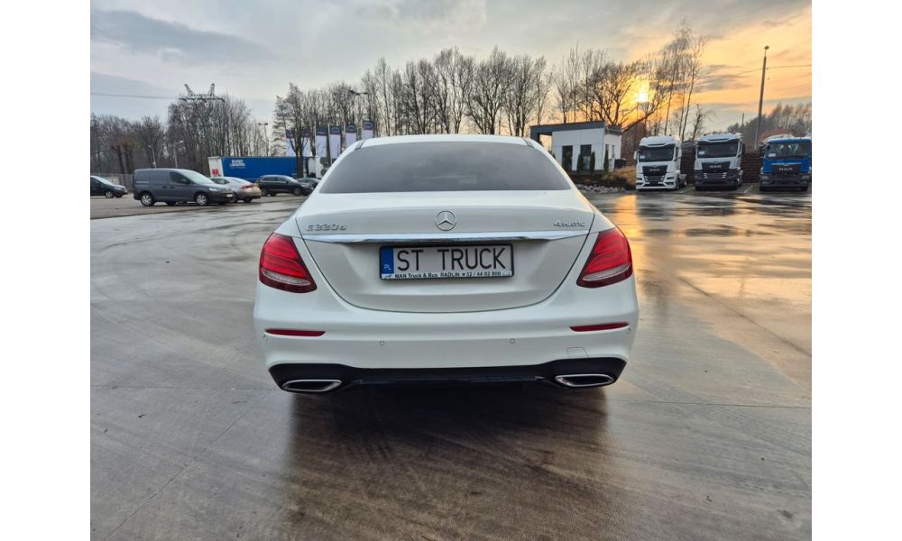 310216