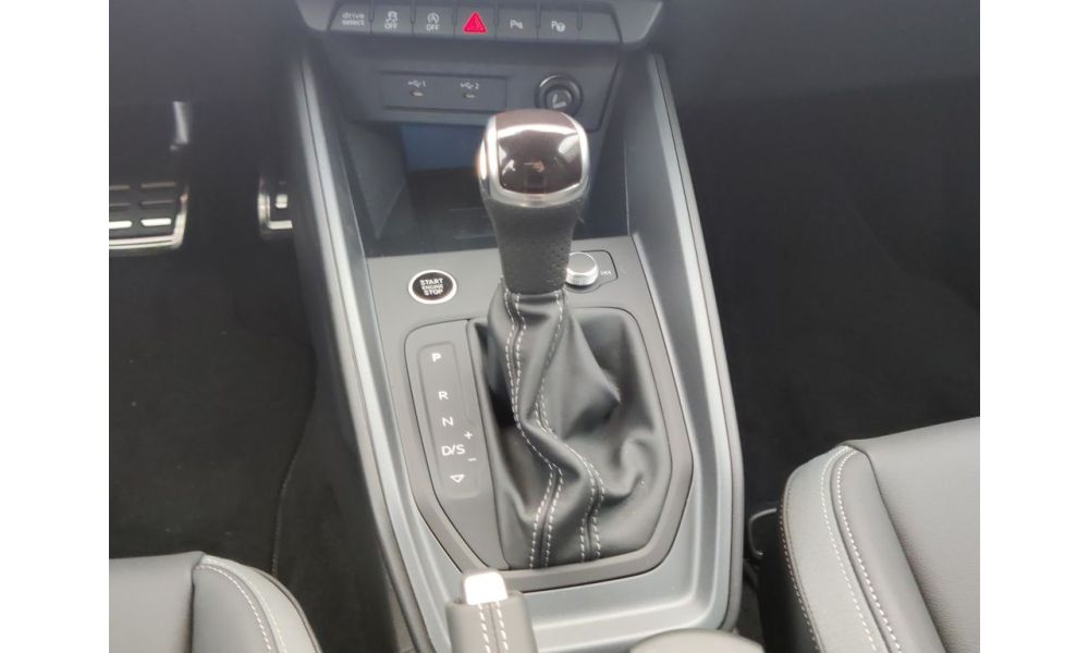 911762