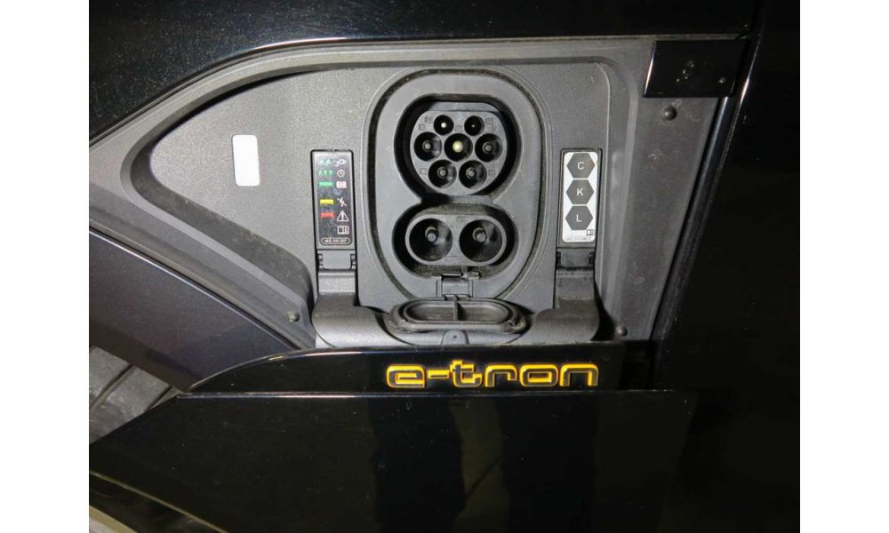 894396