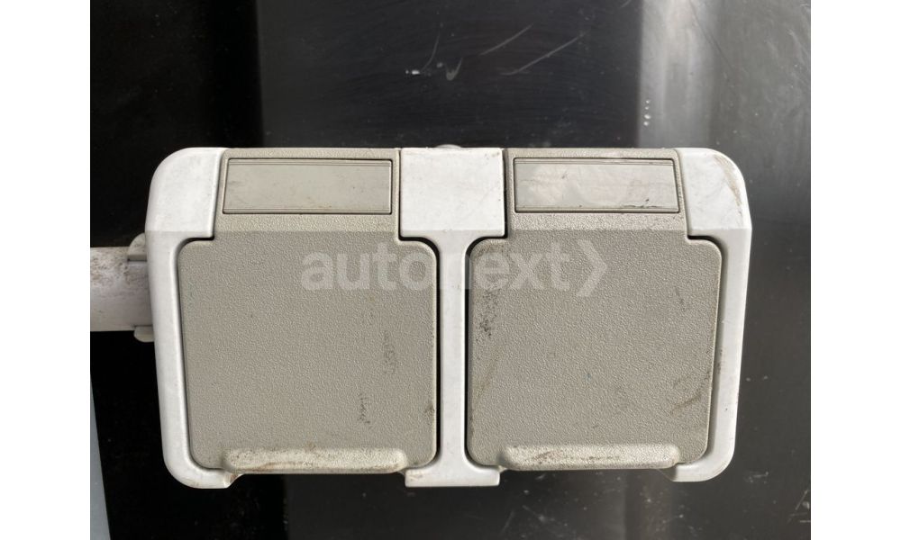 300746