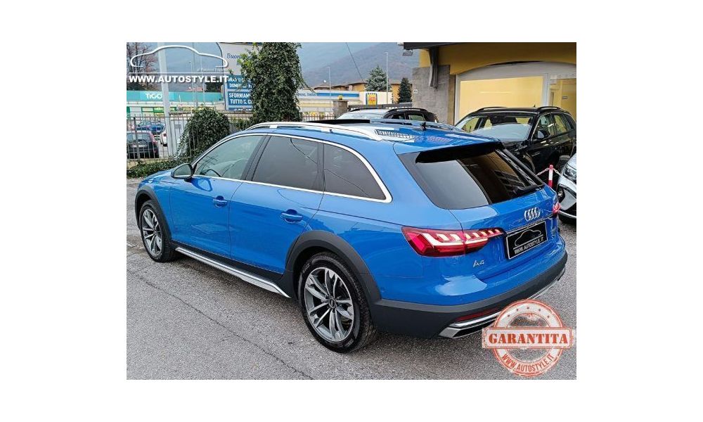 982043