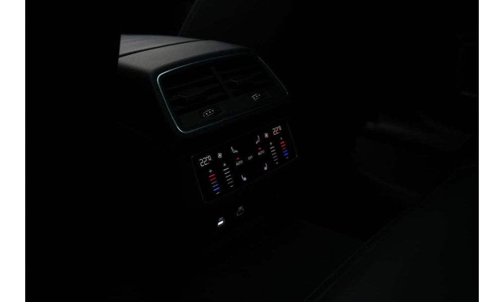 586443