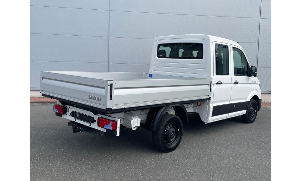 457001