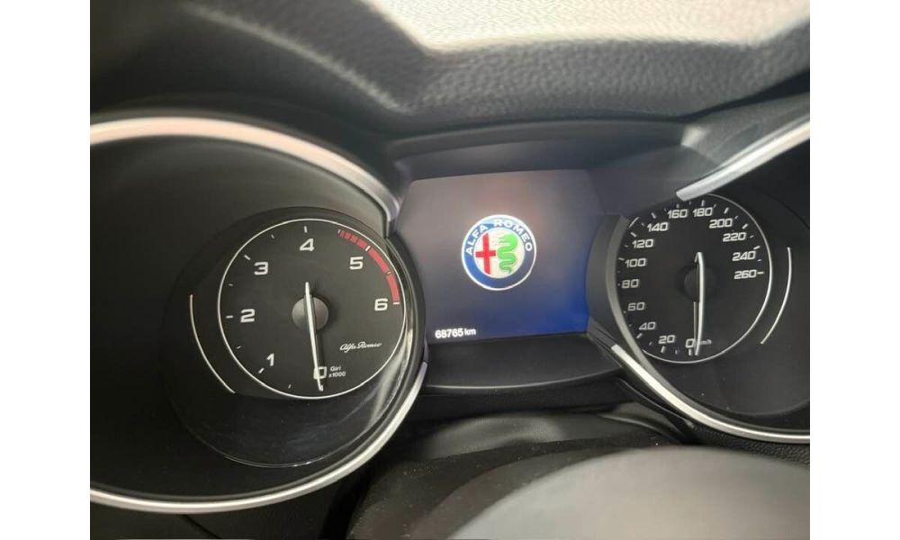 983328