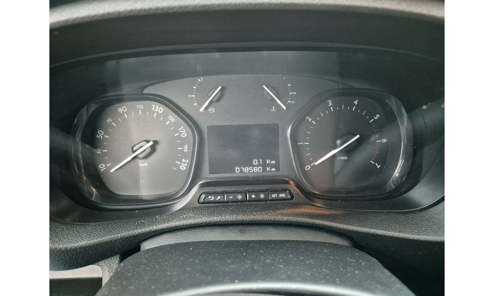 806685