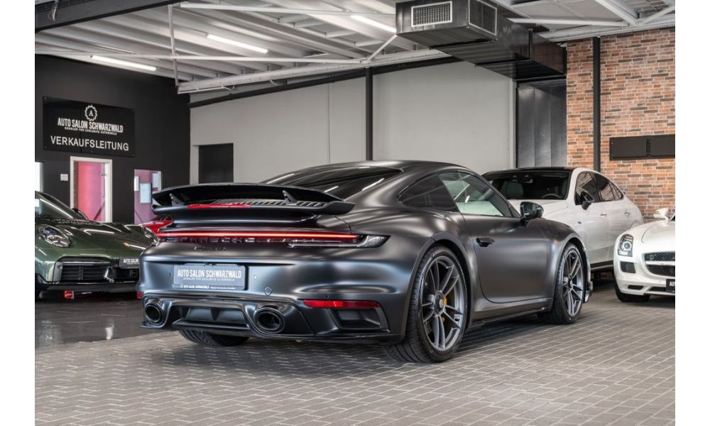 912543