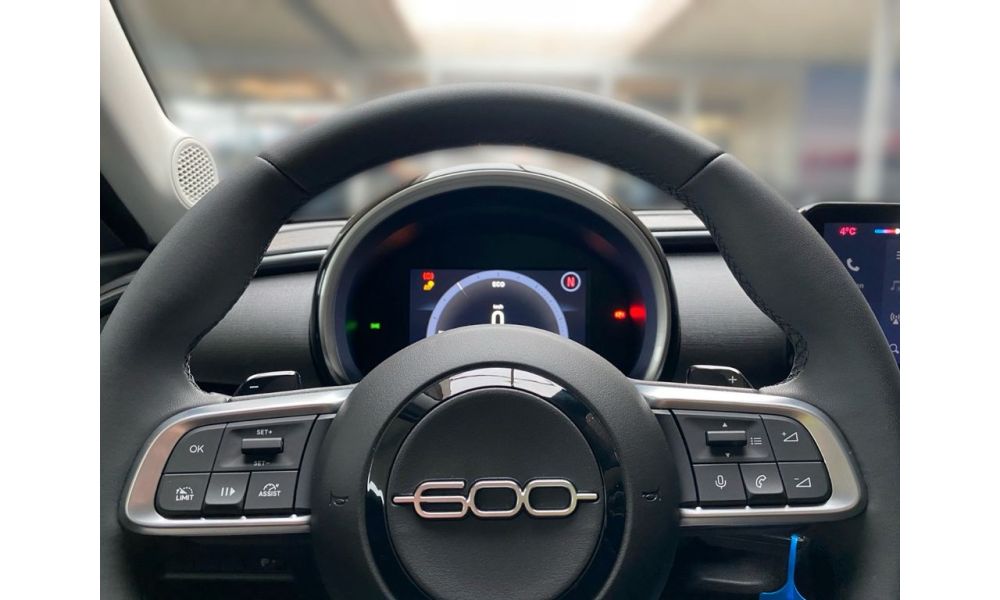 872558