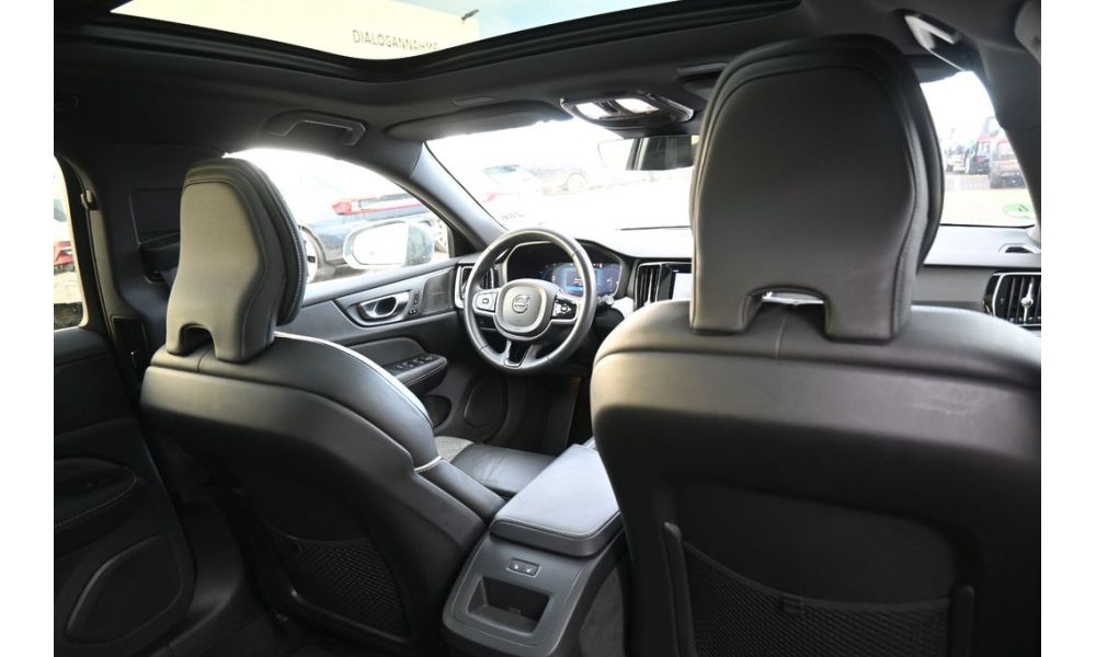 261808