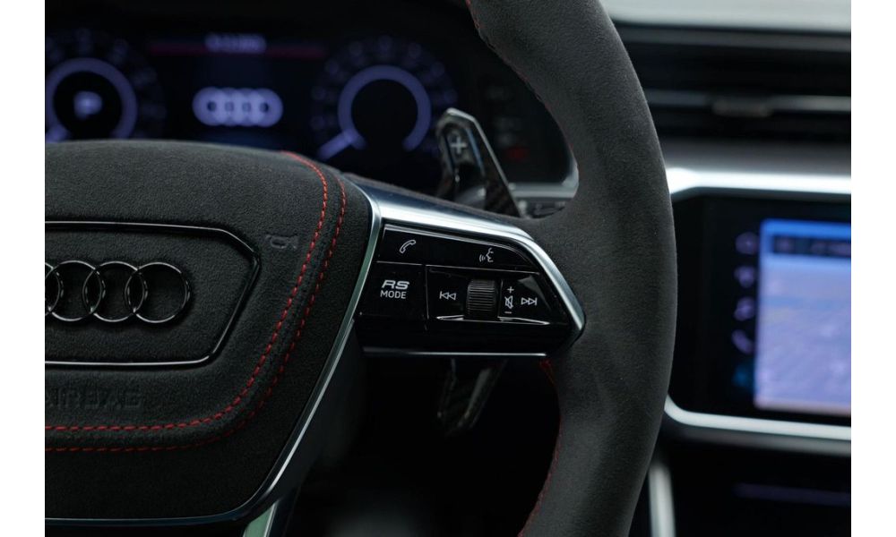 698070