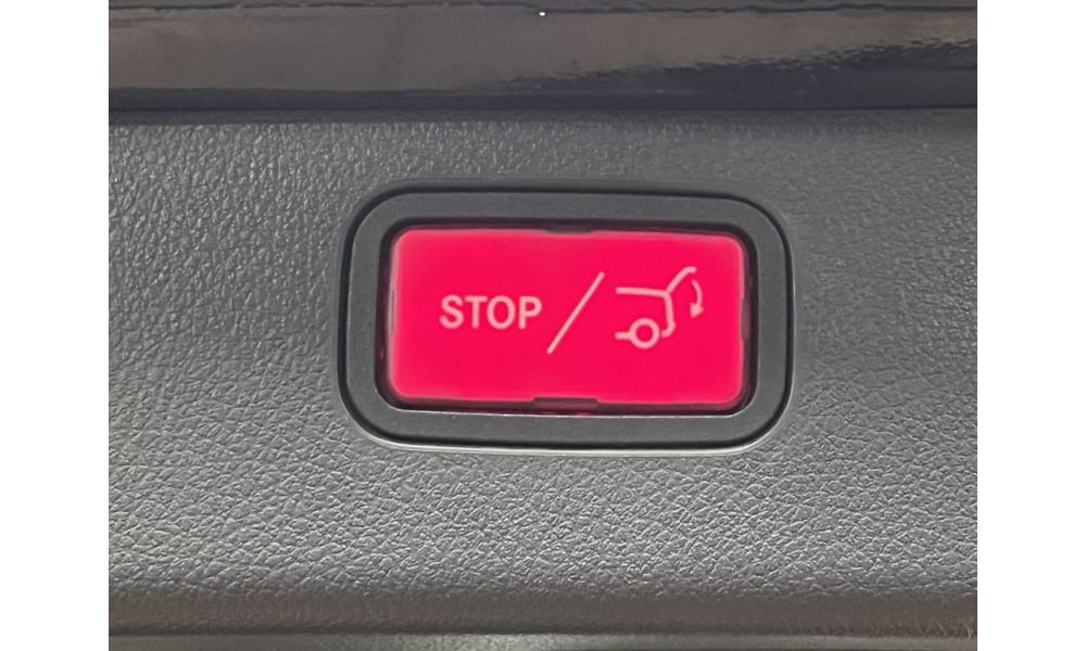 303184