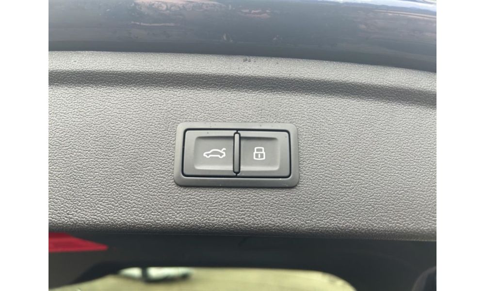 547300