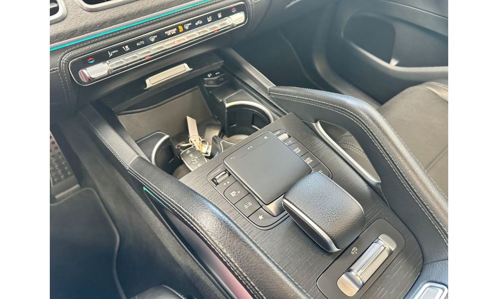 643049