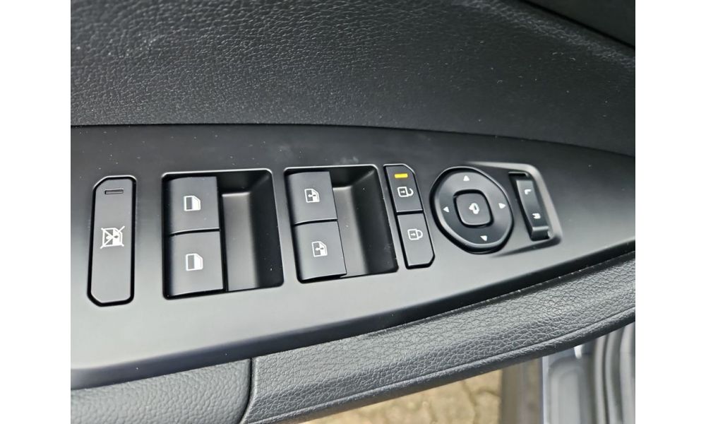900203