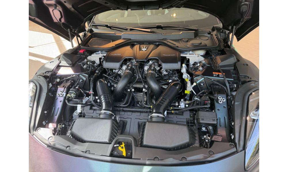 996718