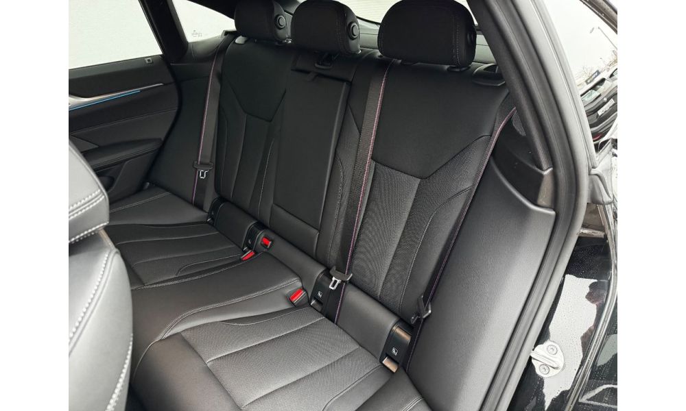92558