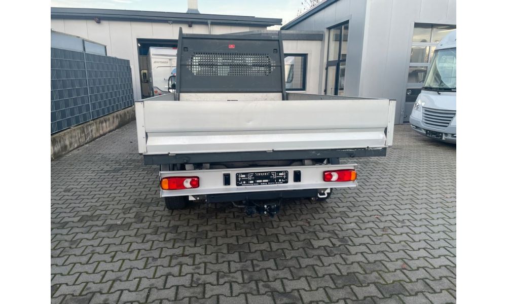 864350