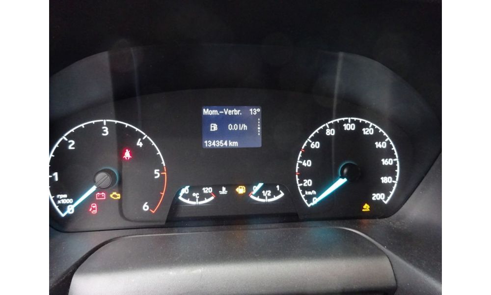 631901