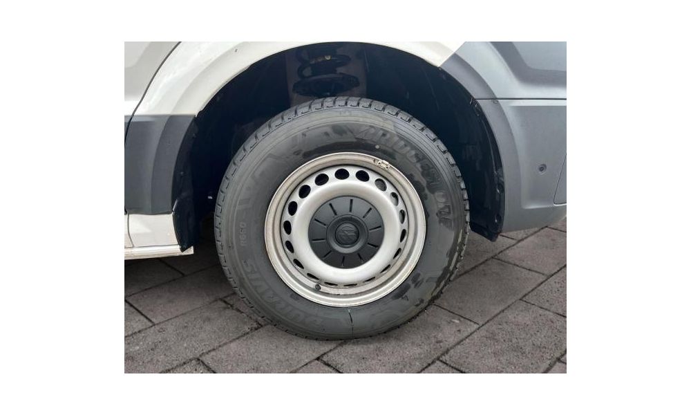 368623