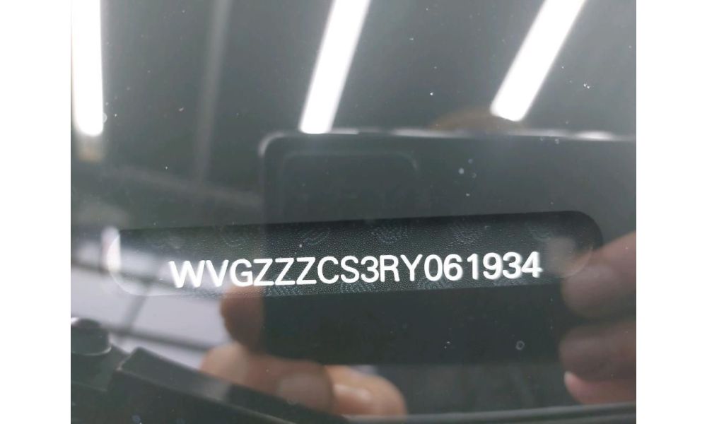 864619