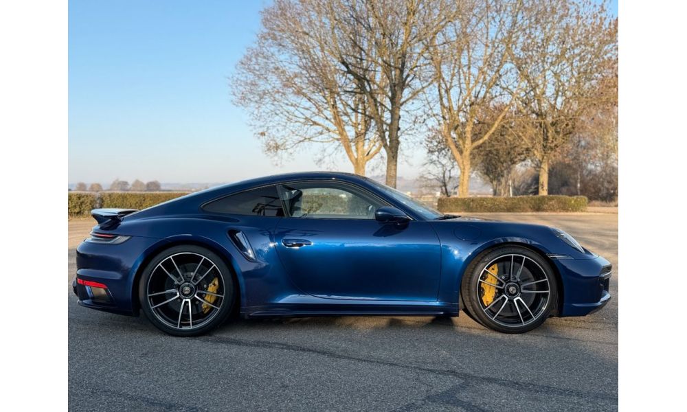 918608
