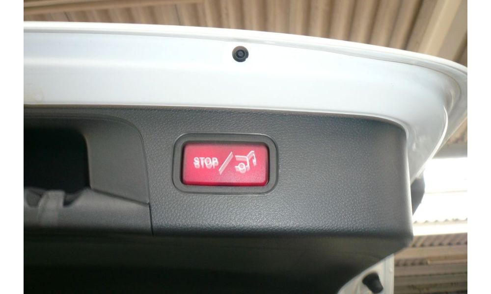 687761