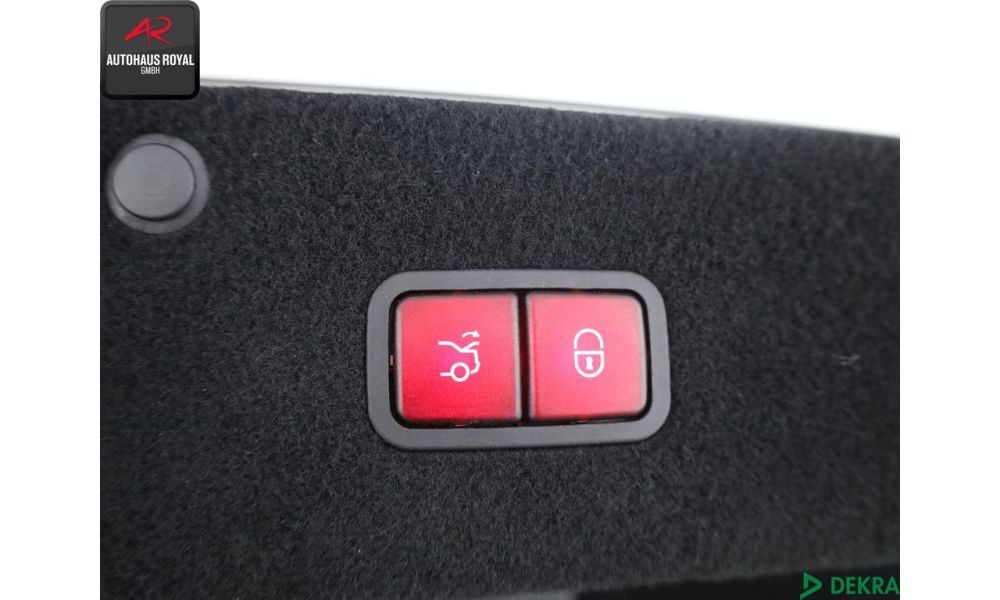 984079