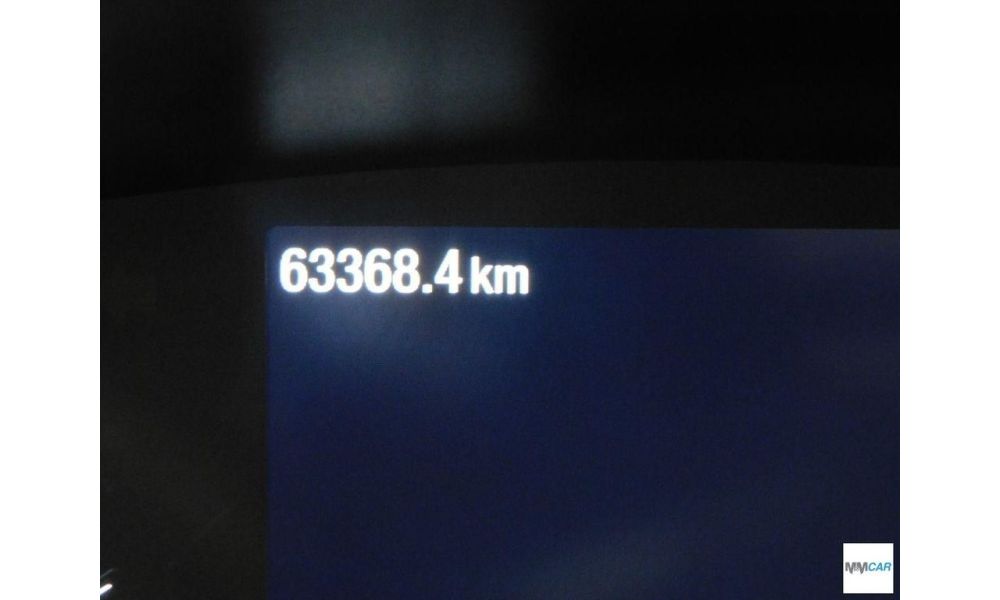 885691