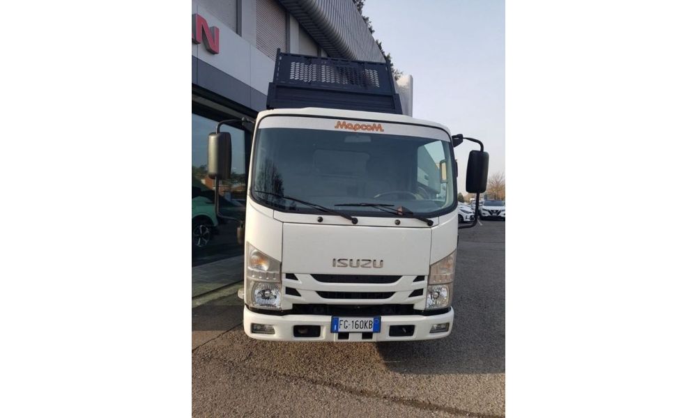 67073