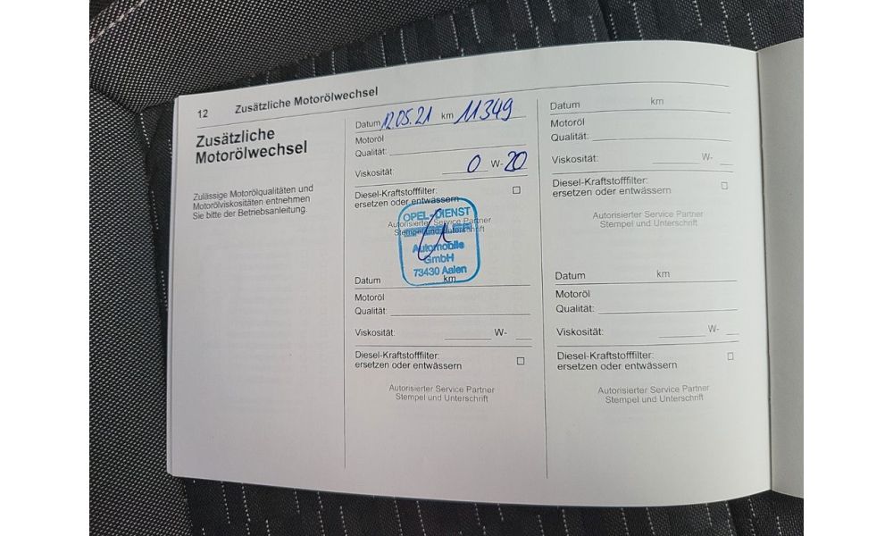 557967