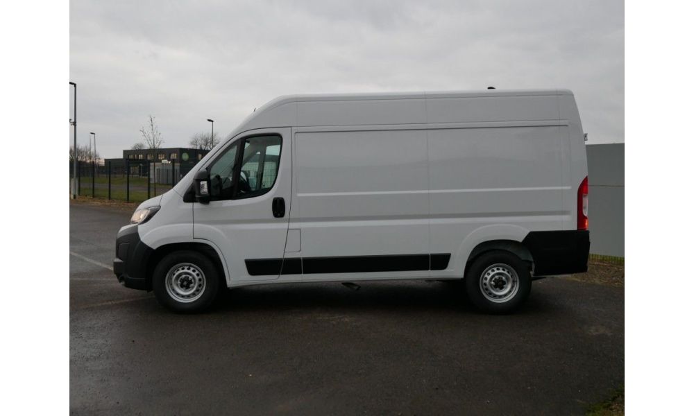 881458