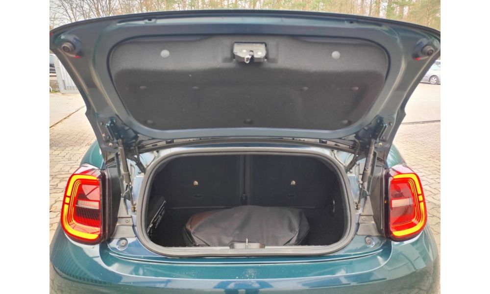 913010
