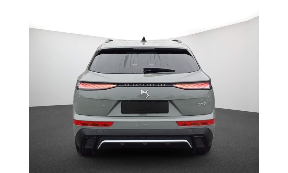 905743