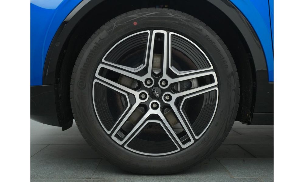 437683