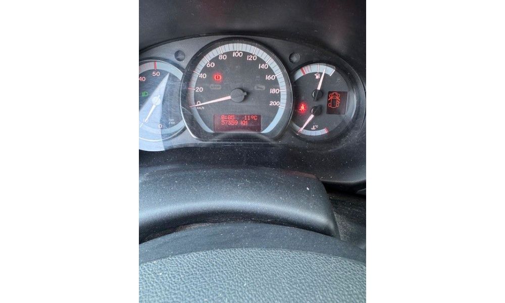 695582
