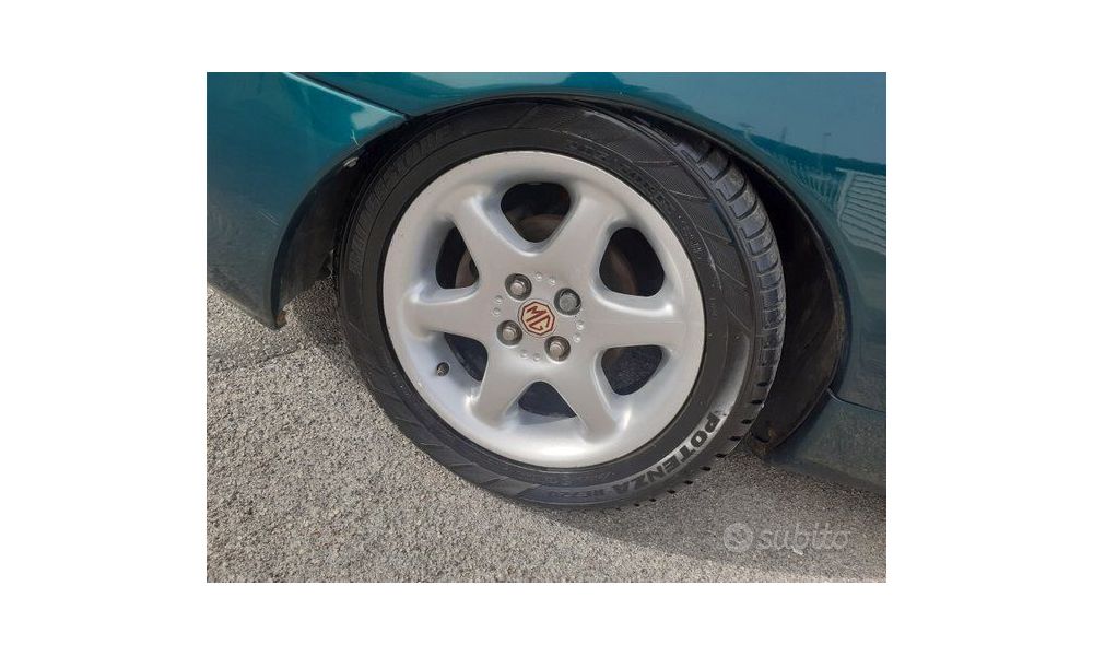 817607