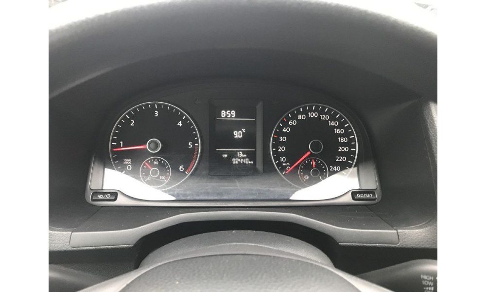 864211
