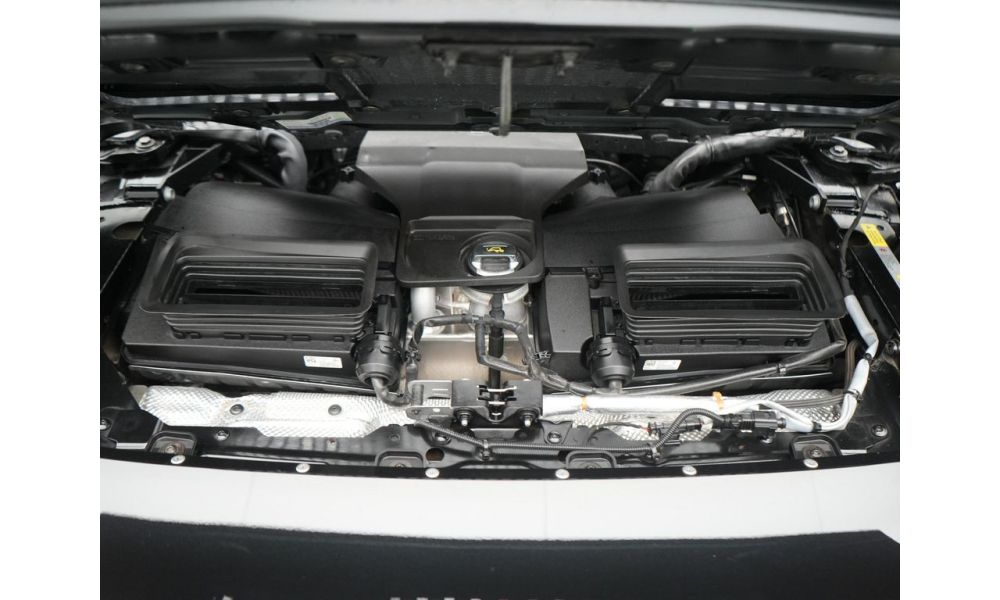 99696