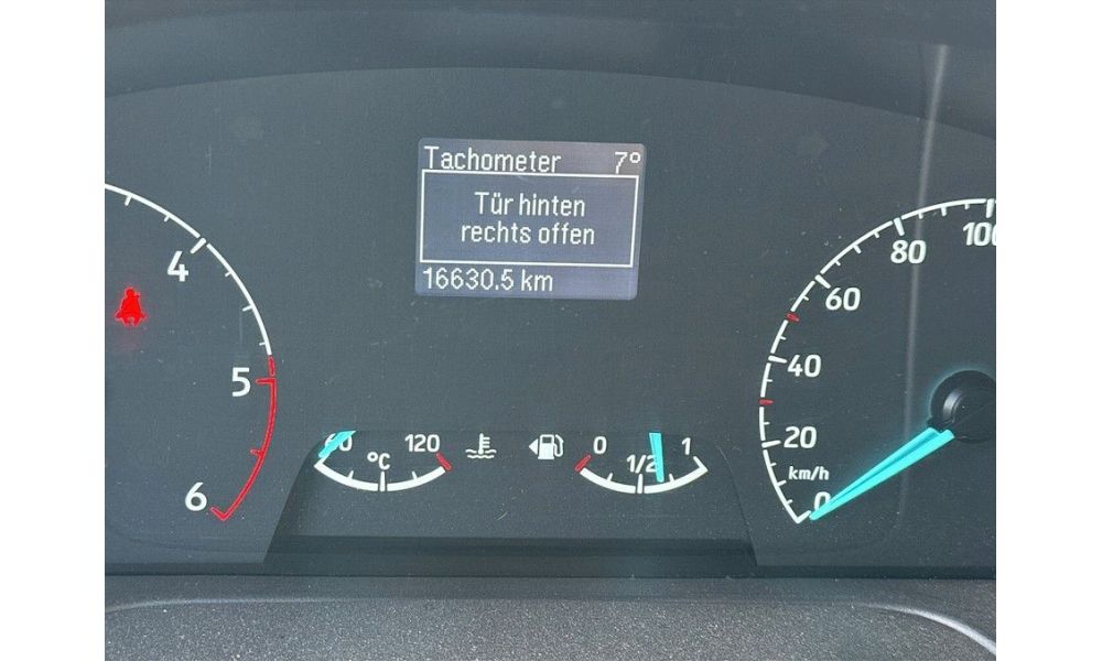 821732