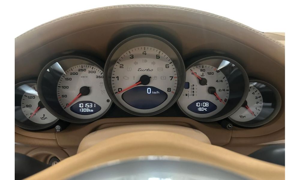 852708