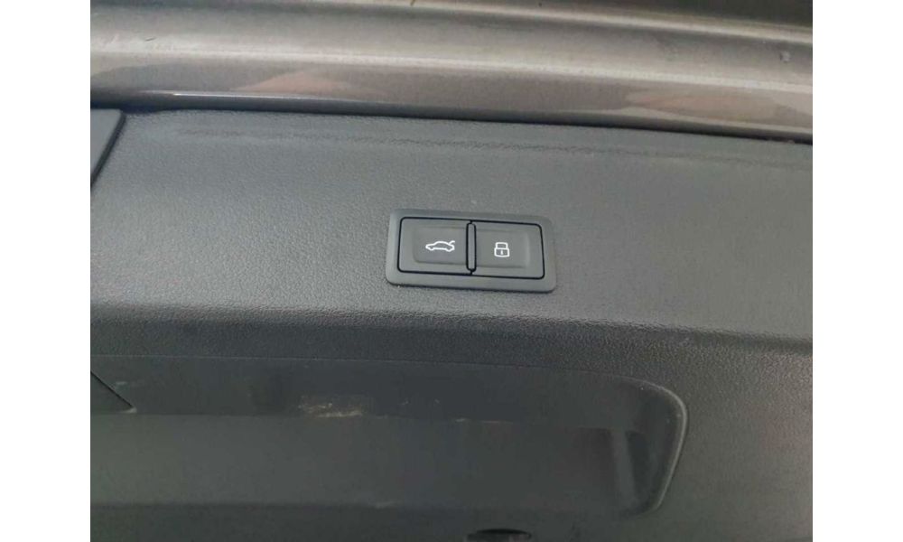 322813