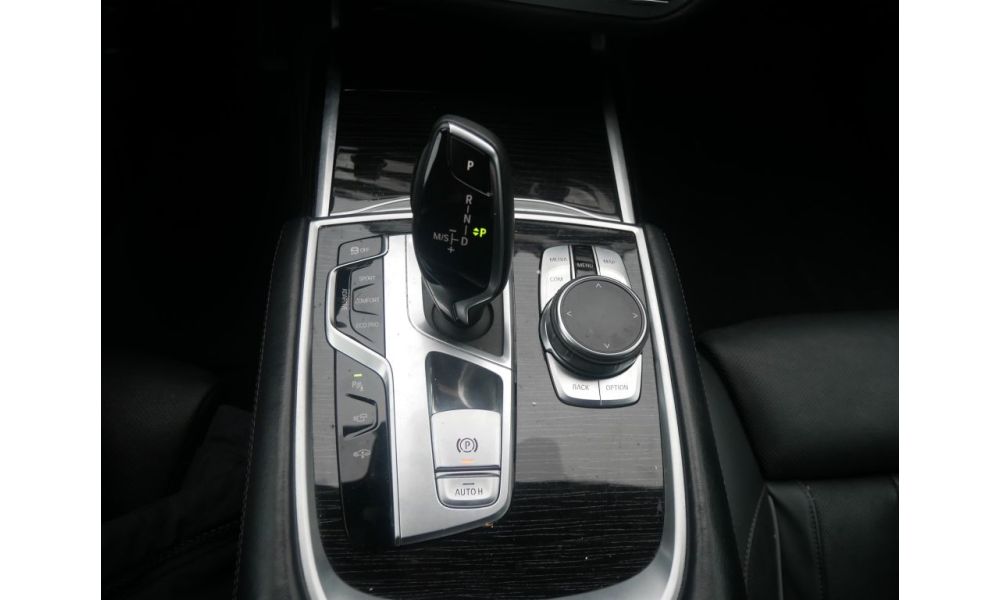 216558